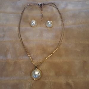 Necklace and earring set